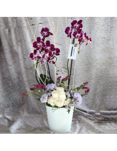 Arreglo de Orquídeas y Rosas
