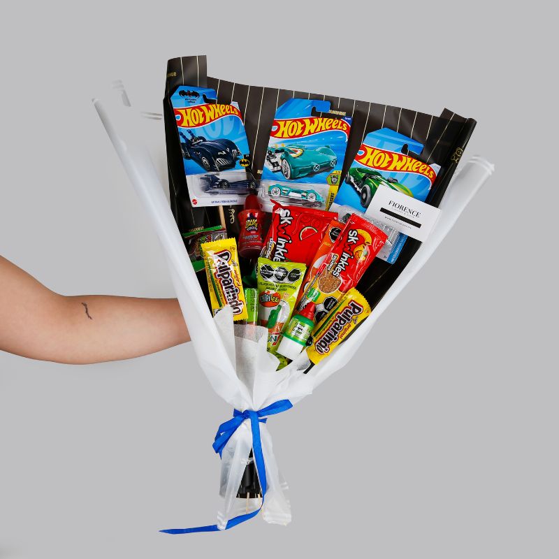 Ramo de Dulces y Hot Wheels para Él