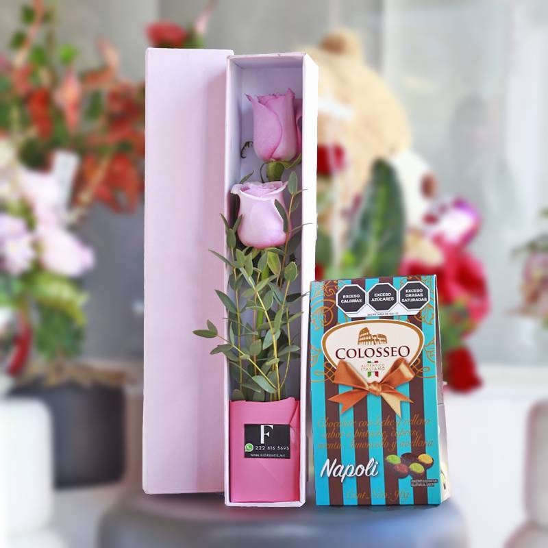 Detalle floral de Rosas con Chocolates