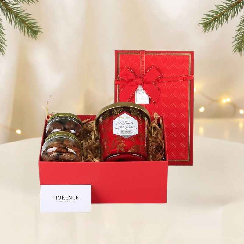 Deluxe Christmas Aromas and Delights Box