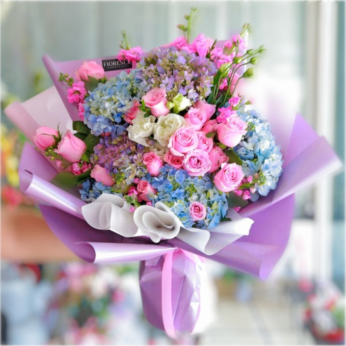 Cielo Lavanda - Ramo con Hortensias, Rosas y Lisianthus
