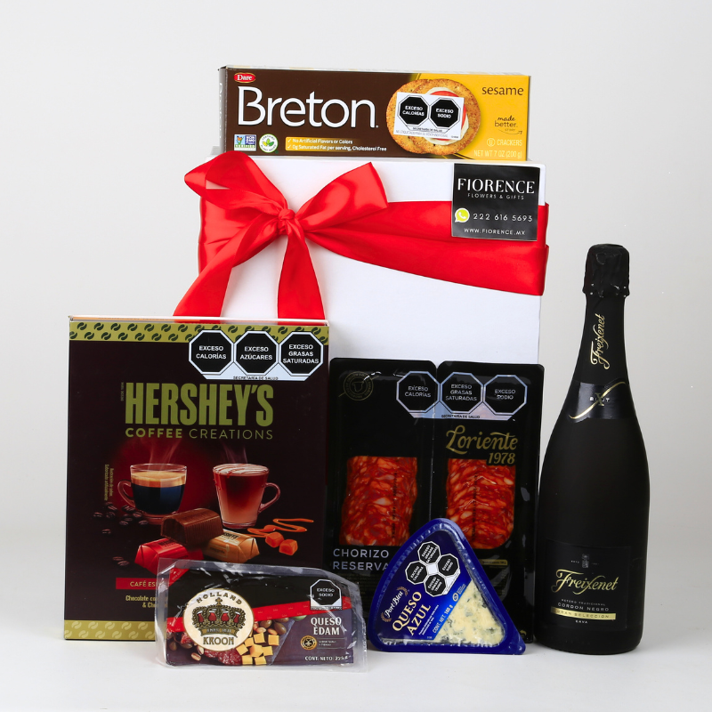 Caja de regalo con Vino blanco espumoso Freixenet y más