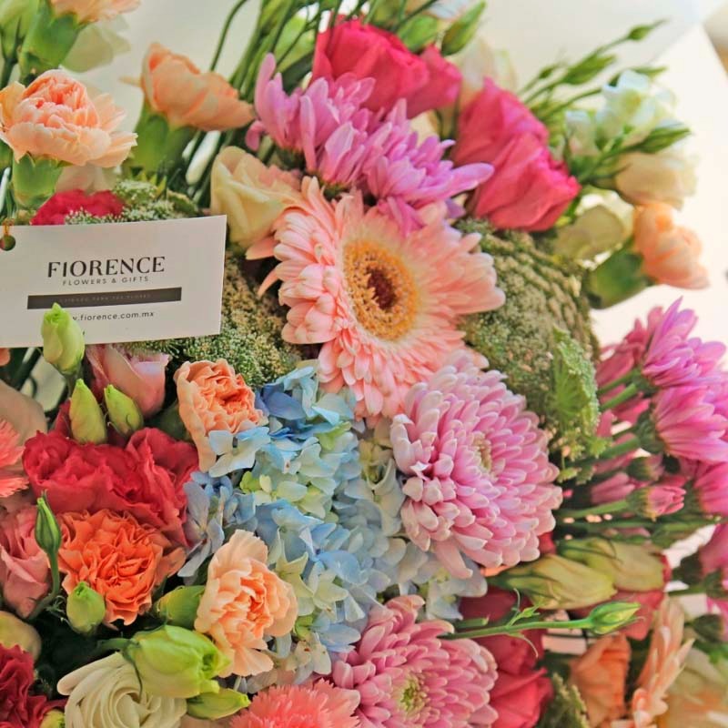 Ramo Lucía - Ramo con gerberas, lisianthus y hortensias