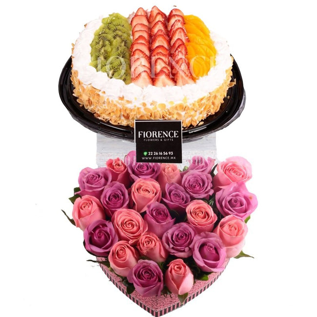 Pastel de Frutas y Arreglo de Rosas 