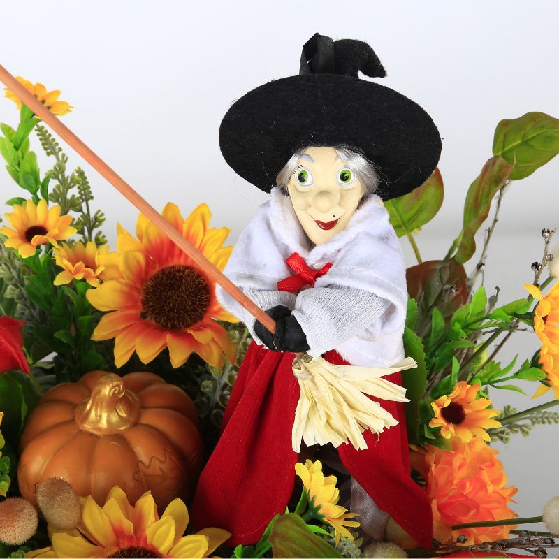 Arreglo para Halloween con Brujita Decorativa