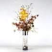 Arreglo Floral con Orquídeas Artificiales y Florero de Cristal