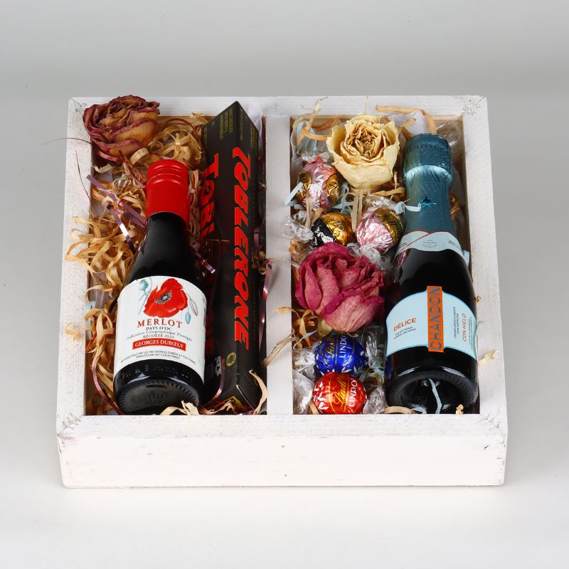 Caja de Regalo con Vinos y Chocolates de Temporada