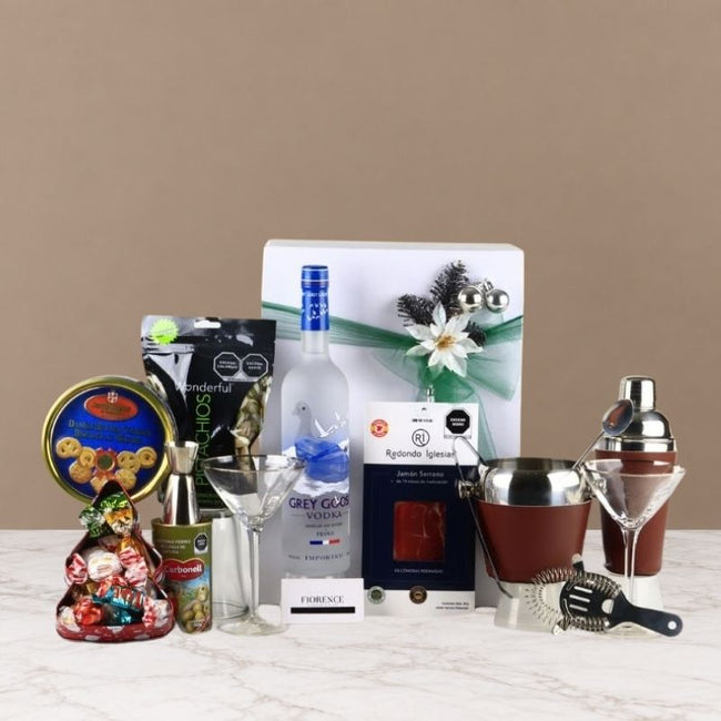 Increíble Regalo Navideño con Vodka Francés Grey Goose, Juego de Coctelería y Selección Gourmet