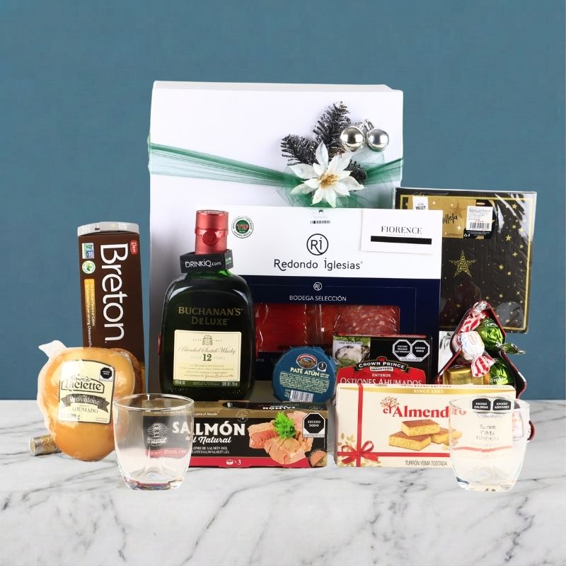 Christmas Gift Box with Buchanan's Deluxe 12-Year-Old Scotch Whisky and Gourmet Snacks