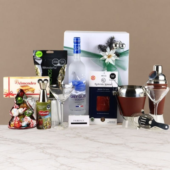 Increíble Regalo Navideño con Vodka Francés Grey Goose, Juego de Coctelería y Selección Gourmet