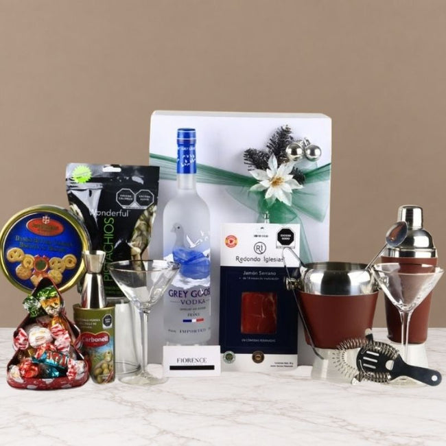 Increíble Regalo Navideño con Vodka Francés Grey Goose, Juego de Coctelería y Selección Gourmet