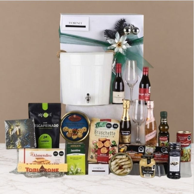 Deluxe Christmas Gift with Wines and Gourmet Selection